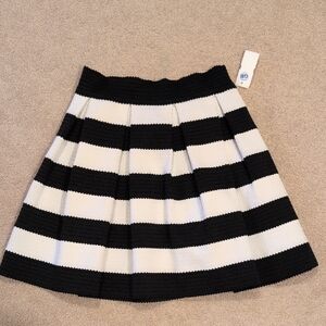 Express Black and White Pleated A-Line Skirt